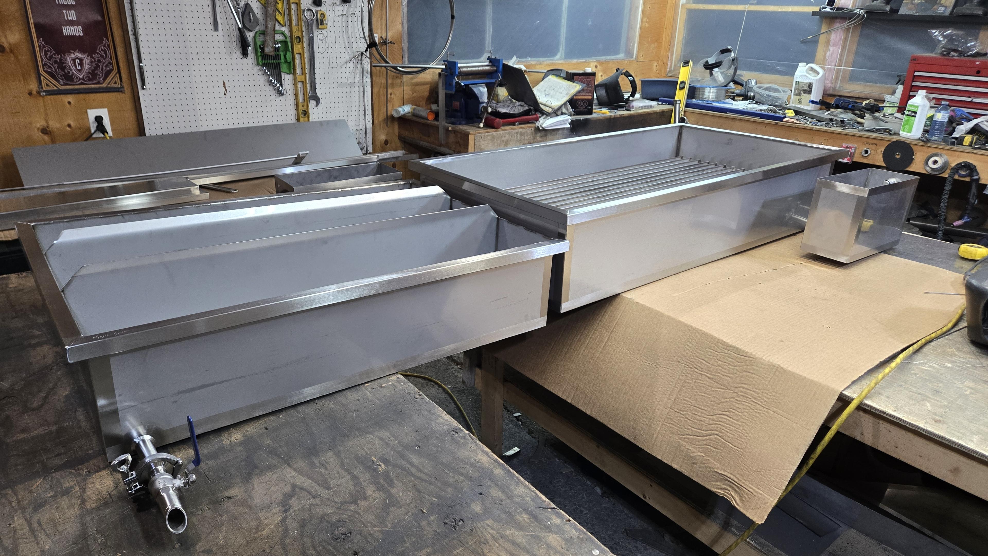 Stainless steel pipeline assembly